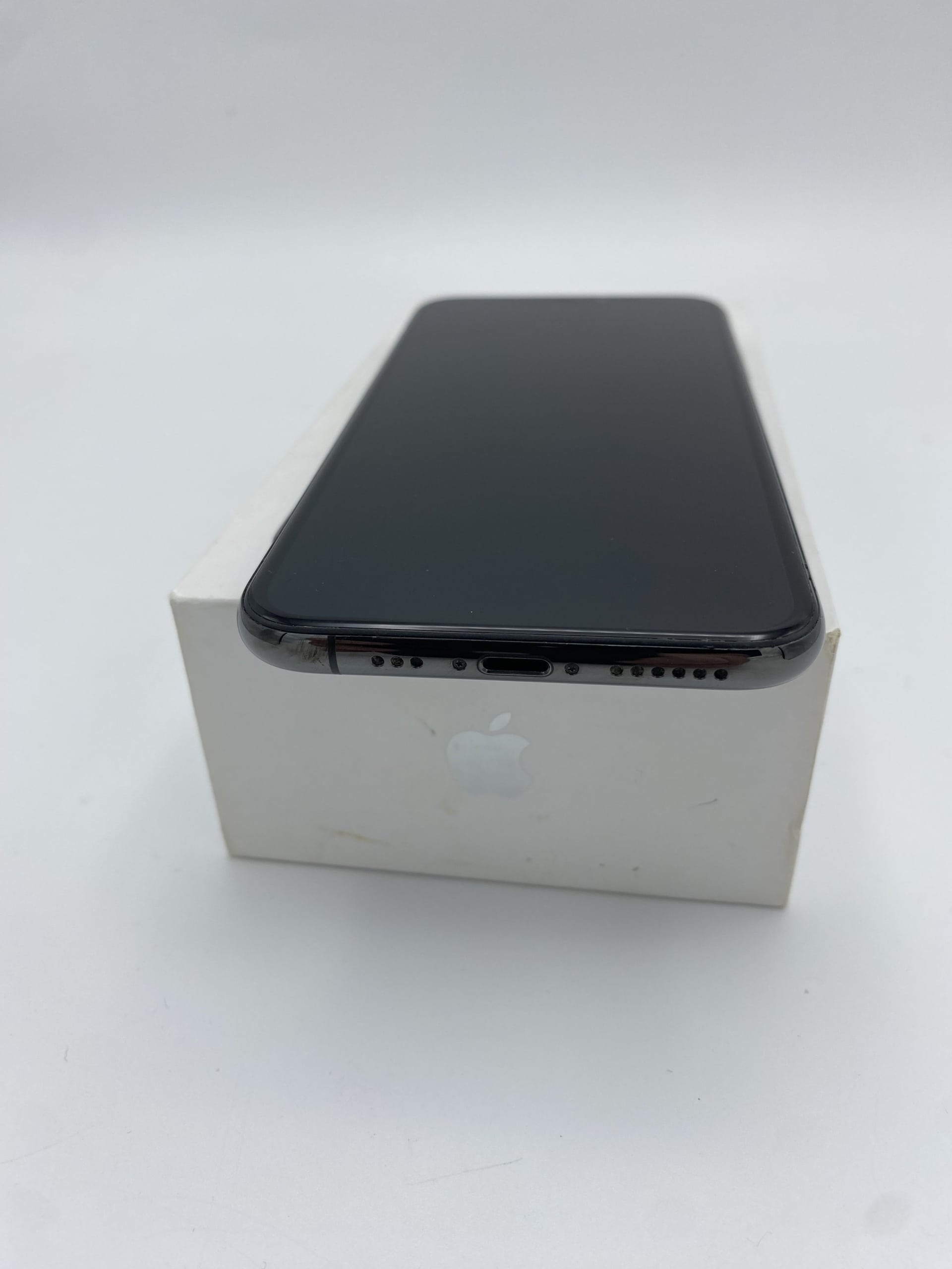 Iphone xs .mar.5
